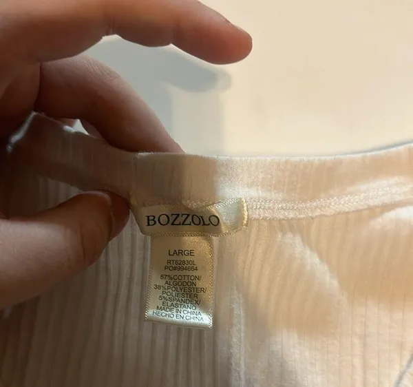 Bozzolo White Cropped Tight Fitting Long Sleeve V Neck Y2K - Image 3
