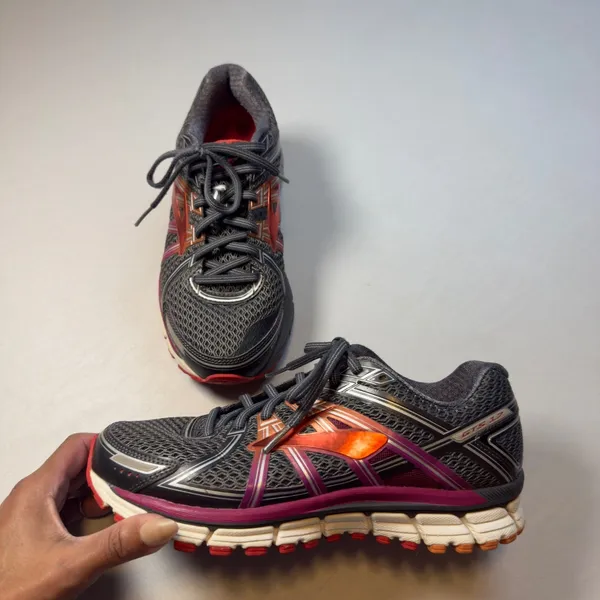 Brooks Adrenaline GTS 17 Women 8 Athleisure Sneaker Running Walking EUC Shoe Gym - Image 6