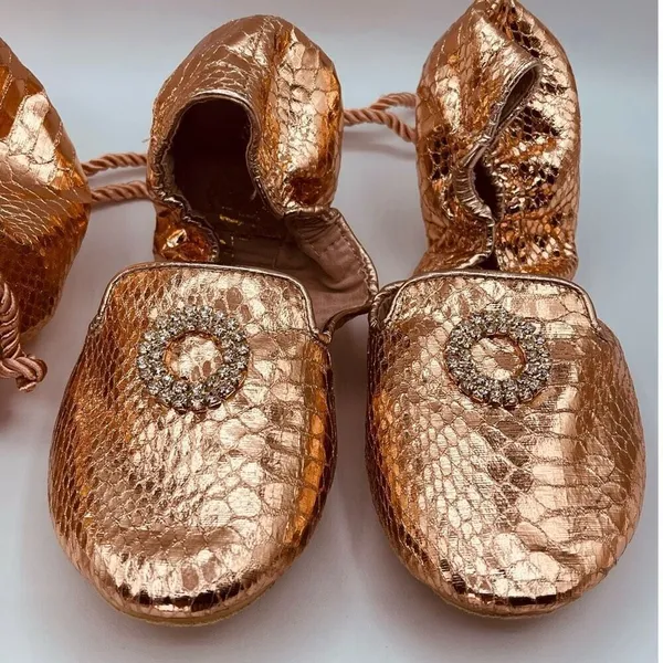 Joan Boyce ballet flats and drawstring bucket bag in rose gold faux leather - Image 2