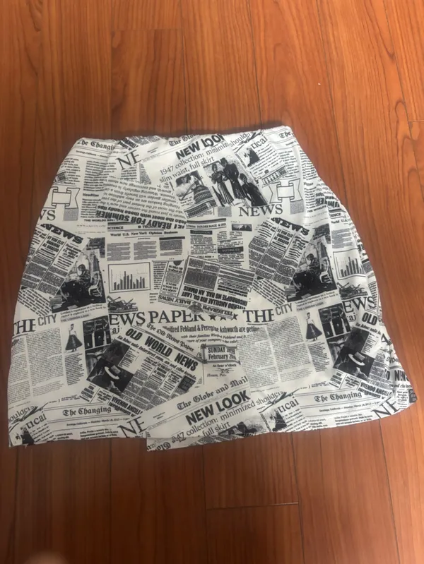 Windsor Newspaper Mini Skirt XS - Image 2