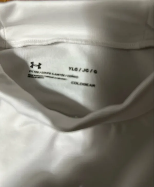 Under Armour long sleeve CoolGear junior size Large. - Image 3