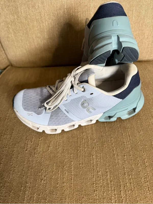 On Cloudflyer 4 Running Shoes Women's 9 Glacier Cobble Blue Athletic Sneakers - Image 3