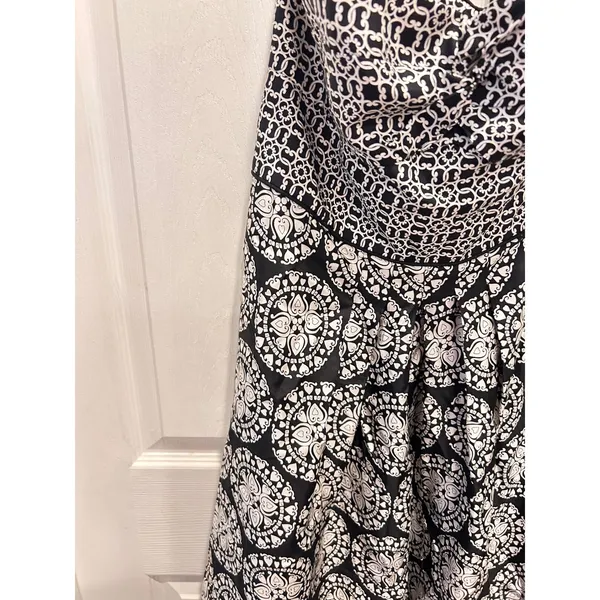 White House‎ Black Market 100% Silk Halter Dress Black White Medallion Print 14 - Image 3