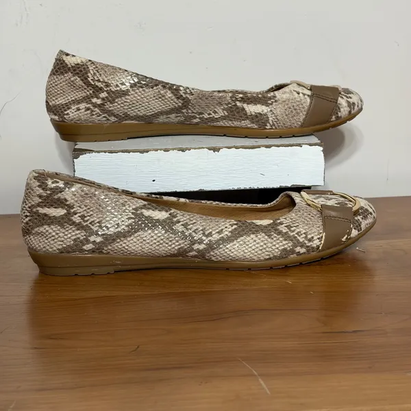 Sofft Womens Snakeskin Print Ballet Flats Buckle Accent Brown Tan 8.5M 1097155 - Image 2