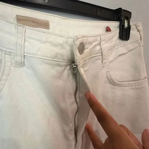 Pilcro Anthropologie Women’s Sz 29 White Distressed Straight Leg Jeans High Rise - Image 5