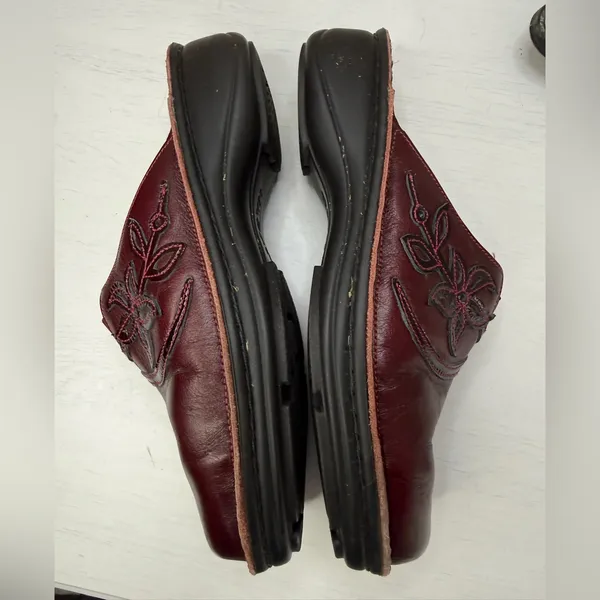 NAOT EMBROIDERED RED LEATHER MULES Clogs Western Artisan Art to Wear - Image 9