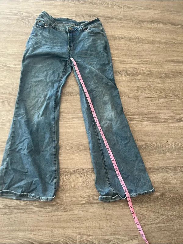 Daze Flare Jeans Womens Medium Blue Wash Low Rise Stretch Denim Y2K Raw Hem - Image 12