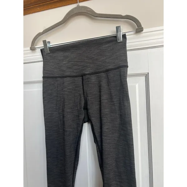 lululemon Wunder‎ Under High-Rise Leggings in a heathered black womens 6 - Image 3