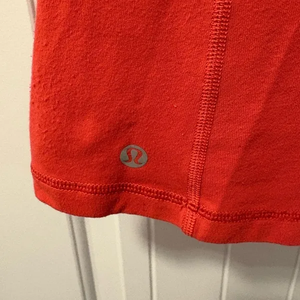 Lululemon Women's Athletic Tank Top Size Small - Image 2
