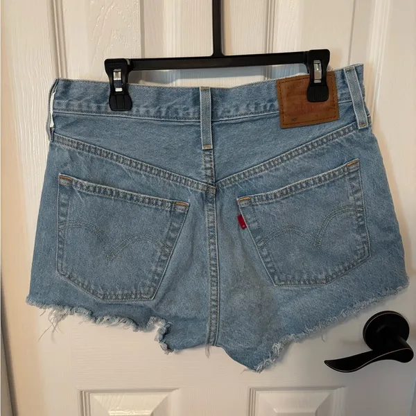 Levi’s 501 Original Fit High Rise Womens Shorts size W27 - Image 2