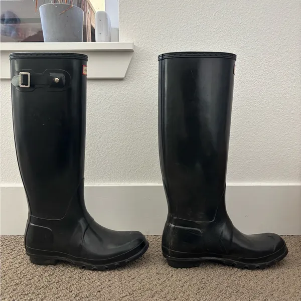 Hunter Original tall gloss rain boots in black - Image 4