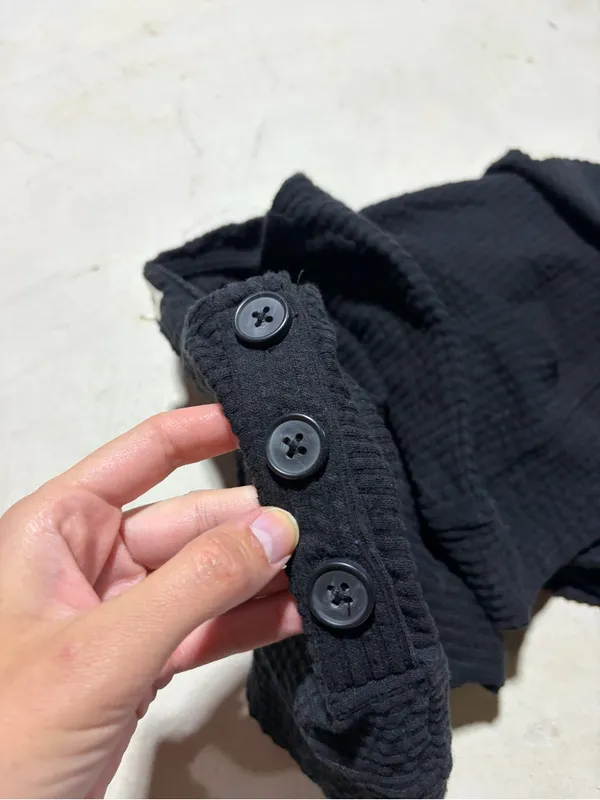 Madewell Black Textured Short Sleeve Top Shoulder Buttons medium - Image 7