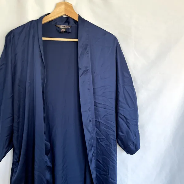 Victoria's Secret blue satin feel robe lingerie women's XS/S pockets no belt‎ - Image 2