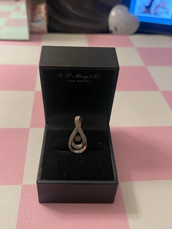 Kay Jewelers This is a sterling silver 925 floating diamond pendant necklace. - Image 4