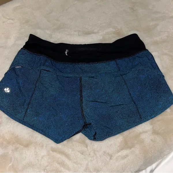 Lululemon speed up women’s shorts - Image 2