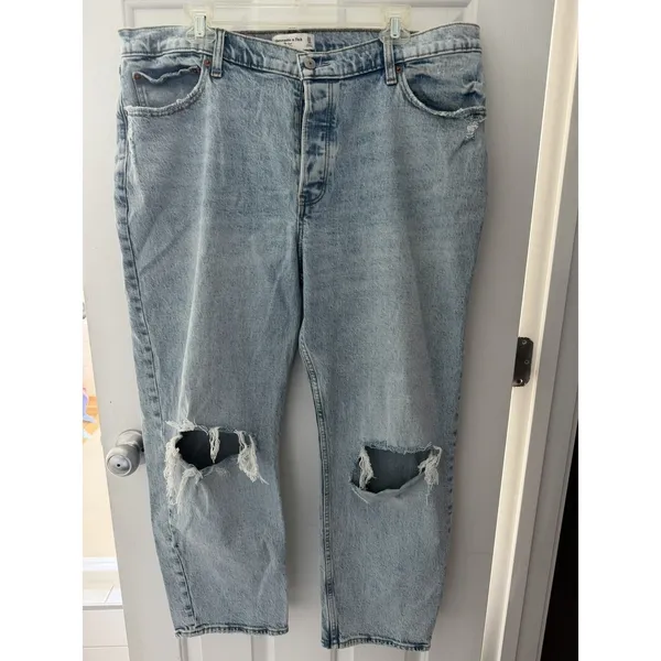 Abercrombie & Fitch High Rise Distressed Mom Jeans‎ Size 16 - Image 2