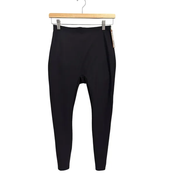 Skims Body Butt Enhancing Padded Legging onyx Medium New with tags - Image 2