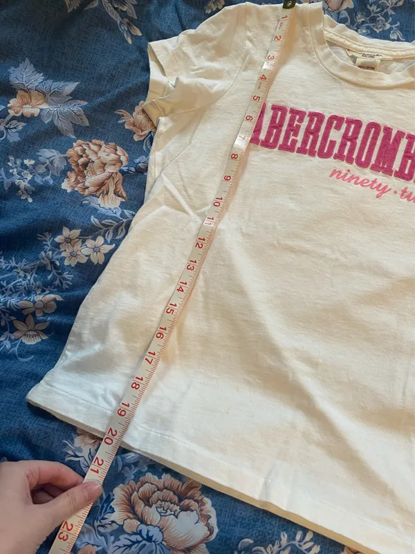 Y2K Abercrombie Baby Tee - Image 5