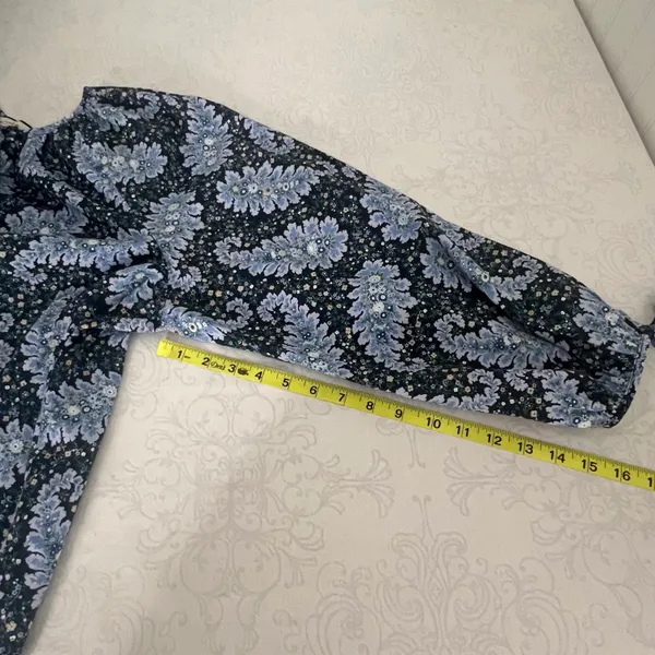 Collection tie-sleeve button-front top in Ratti® Pacific paisley XXL - Image 12