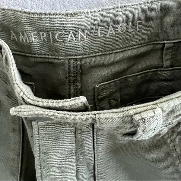 American Eagle Muted Army Green Button Fly Fray Hem Shorts Cargo Utility Style - Image 7