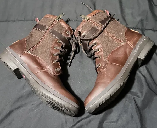 UGG Waterproof Brown Leather Lace Up Buckle Combat Ankle Boots Women Size 6.5 - Image 9
