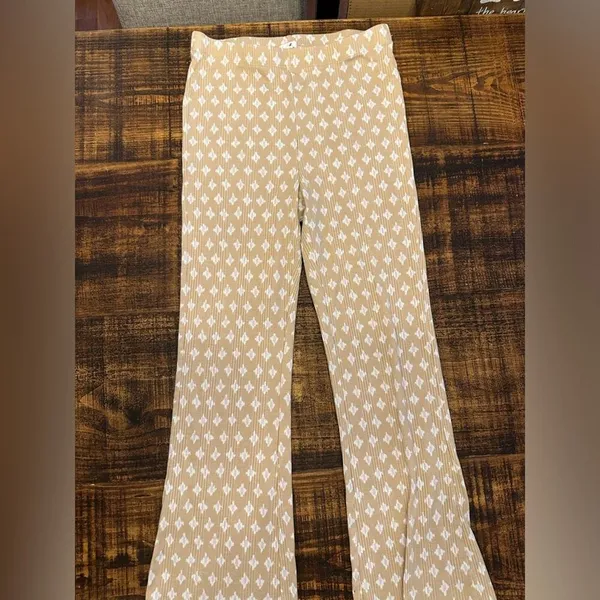 Aerie Lounge Set - Image 3