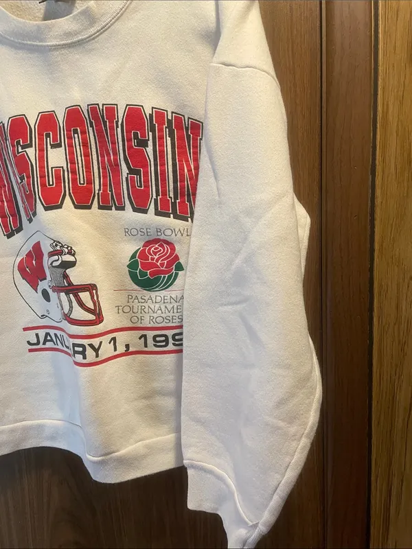 1994 Wisconsin Badgers 🦡 Sweatshirt with Gold KTC Tag Rose Bowl - Image 6