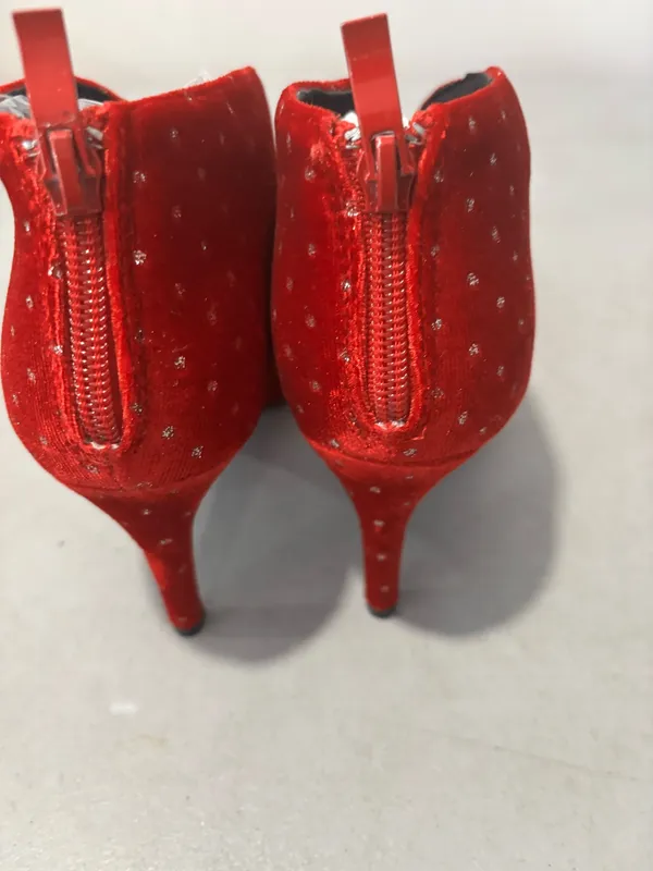 Heels Red Size 6.5 - Image 3