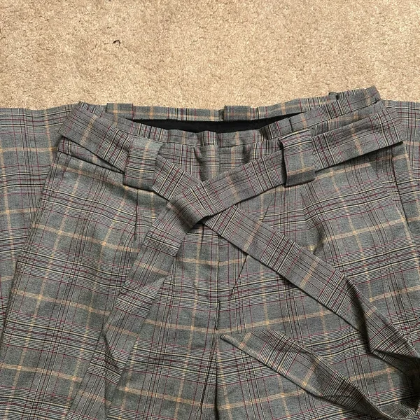 Express Women's Gray Plaid Trousers - Image 3