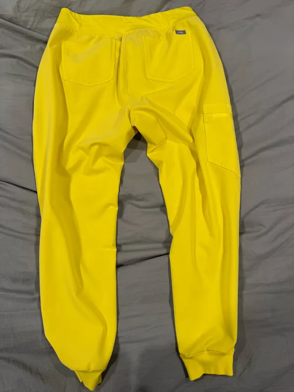 Limited Edition FIGS set in Lifesaver Yellow - Image 5