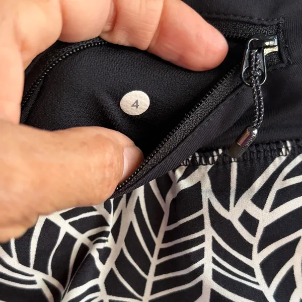 Lululemon Black and White Leaf Print Women's Skirt - Image 3