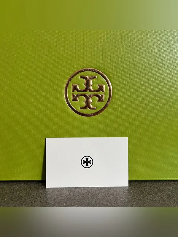 Tory Burch Signature Green Shoebox & Matching Dust Bag Set - Image 3