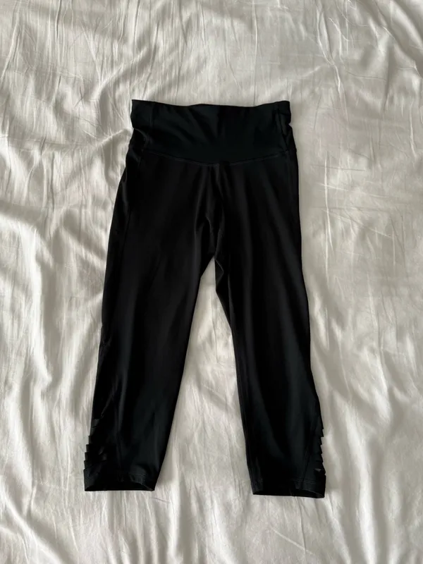 Black Cropped Active Leggings With Slit Detail - Image 2