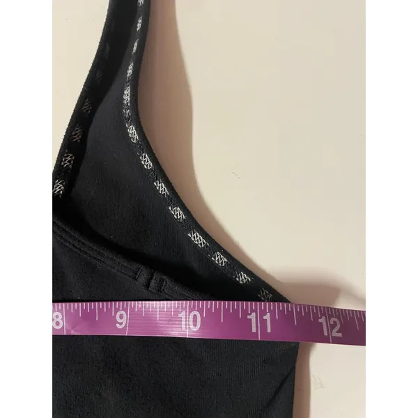 Lululemon Black Racerback Tank GUC - Image 4