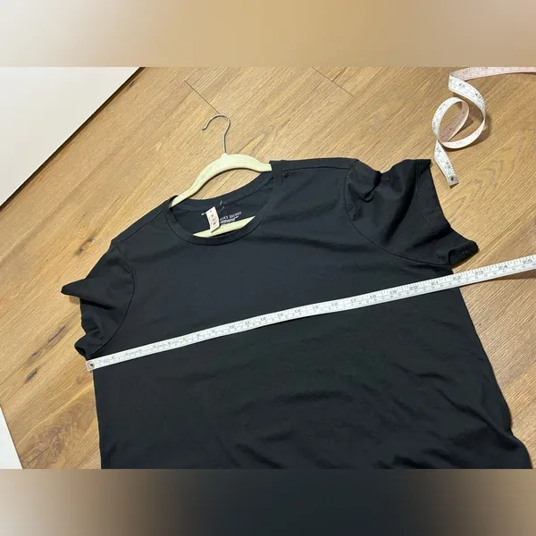 XL Victoria’s Secret semi-cropped t shirt - Image 7