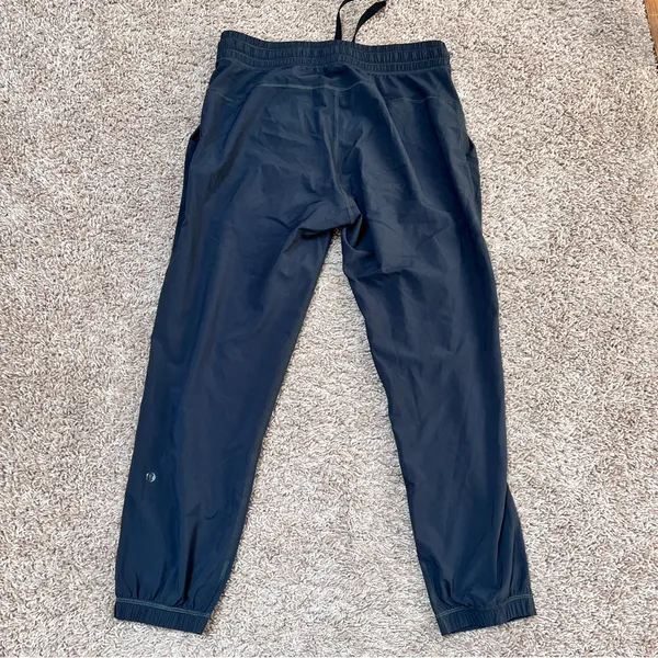 Lululemon Cropped Jogger Pants - 23 inch inseam - Image 8