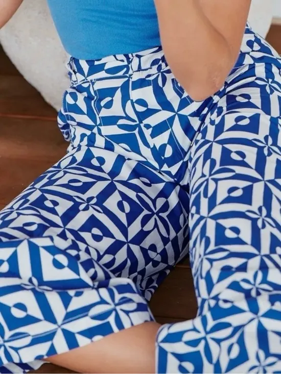 Free‎ People Menocra Cropped Printed Pant in Cobalt Size 2 - Image 3