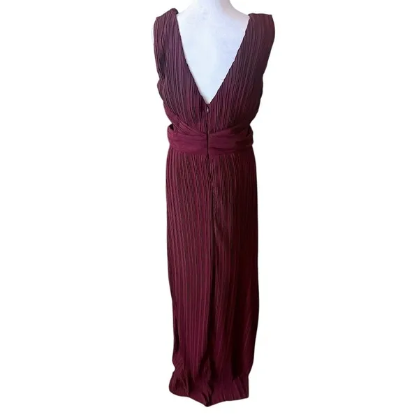 Lulu's Compelling Poise Burgundy Plisse Cutout Sleeveless Gown‎ Size Large NWOT - Image 6
