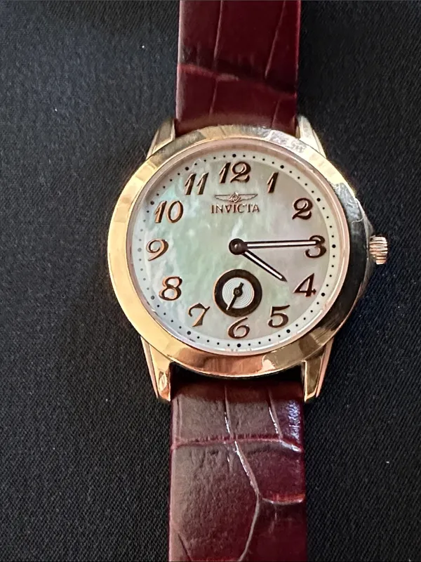 Invicta EUC genuine mother of pearl & rose goldtone watch. Genuine leather band - Image 2