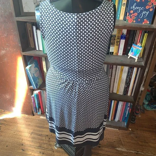 Lands End navy and white polka dot v-neck knit travelcore S dress - Image 2