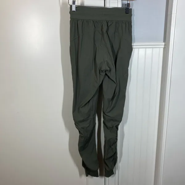 Lululemon Beyond the Studio Jogger Grey Sage size 2‎ Athleisure on the go Gorp - Image 5