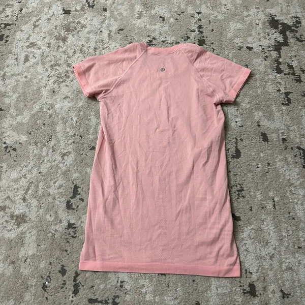 Lululemon Swiftly Tech Short Sleeve 2.0 Size 6 - Pink Pastel / Pink Pastel - Image 3
