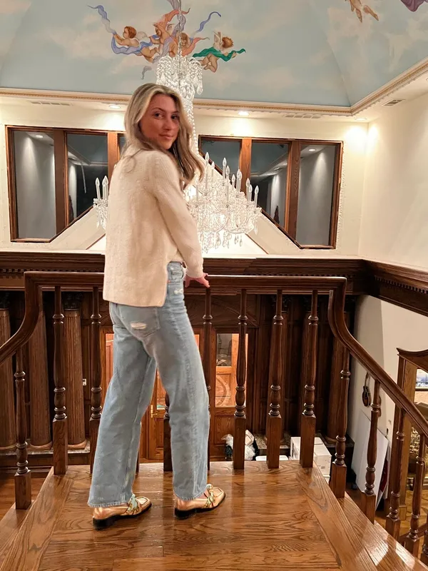 Baggy light wash jeans - Image 2