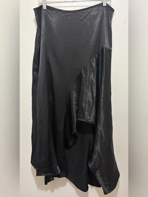 Free People Sunrise Asymmetrical Skirt in Black Sz.14 - Image 2