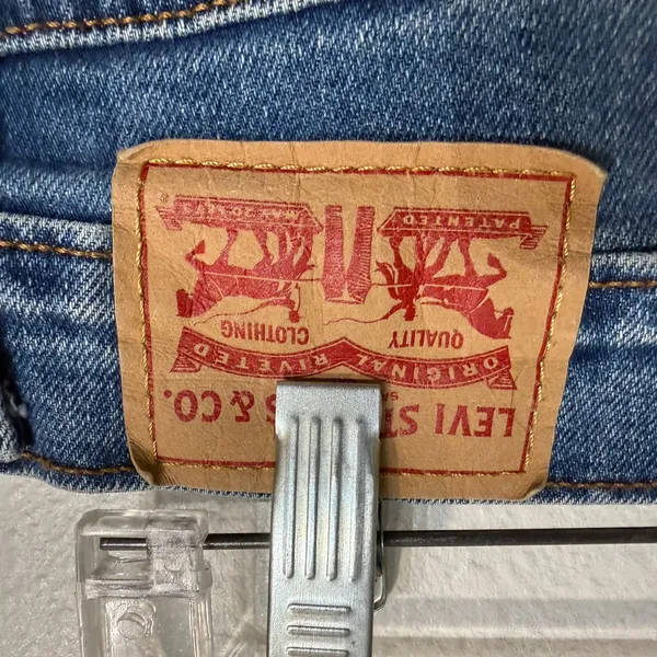 Levi’s Medium Wash Wedgie Straight Crop Jeans Sz 32 - Image 9