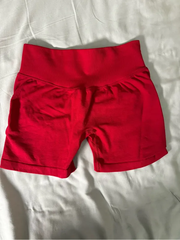 High-Waist Red Seamless Bike Shorts for Women - Image 3