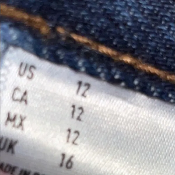 American Eagle Mom Jean Shorts - Image 5