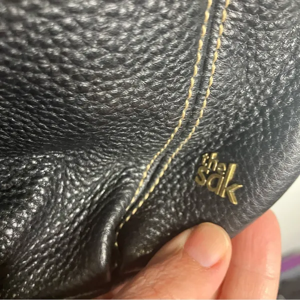 The‎ Sak Deena flap crossbody bag black pebbled leather - Image 3