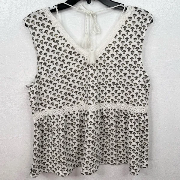 Lucky Brand Blouse Size L White Floral Crochet Trim Patterned Boho Babydoll Top - Image 2