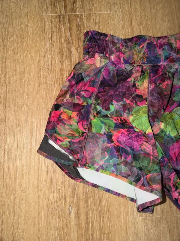 Lululemon Hotty Hot Shorts - Image 2
